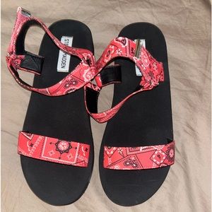 Steve Madden Foam Sole Velcro Strap Sandals